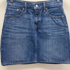👖 Levi’s Classic Denim Skirt 👖 - Size 26 - Excellent Condition